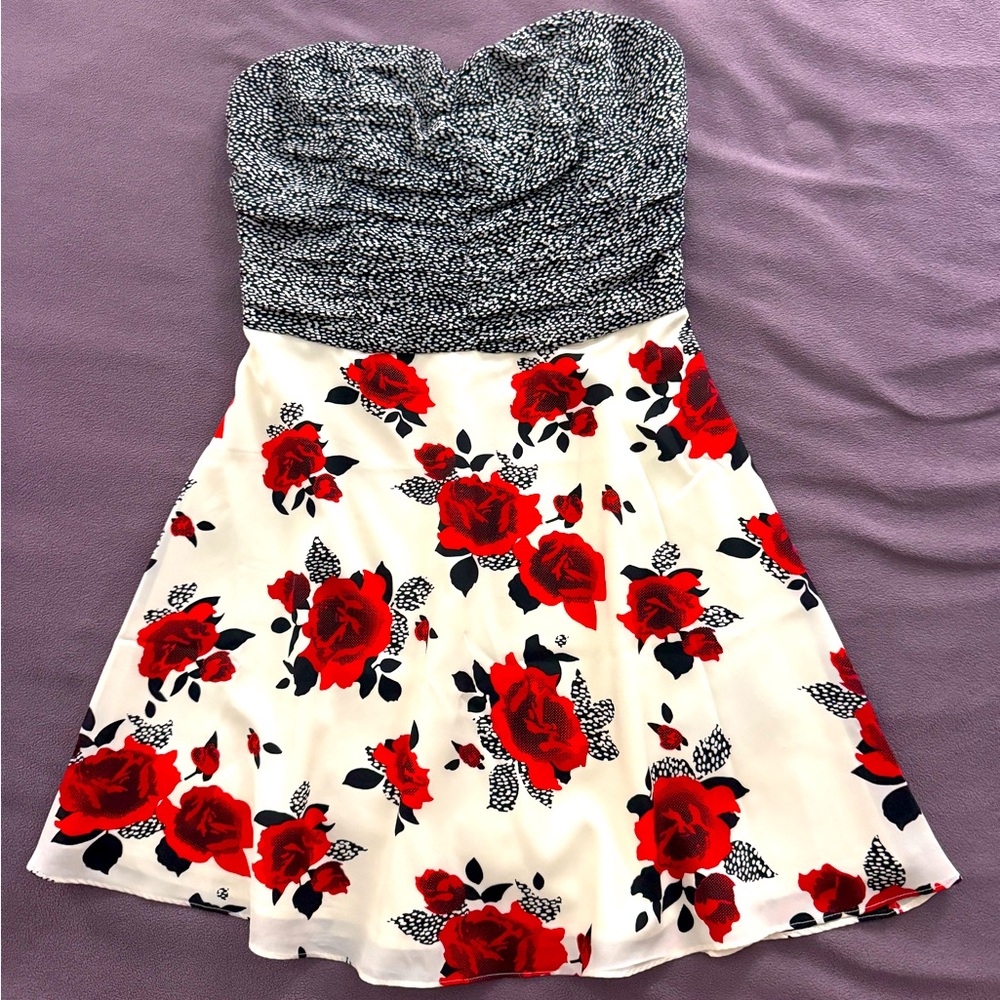 Beautiful GUESS Strapless Dress. Size 4.